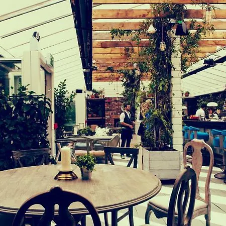 House Hotel