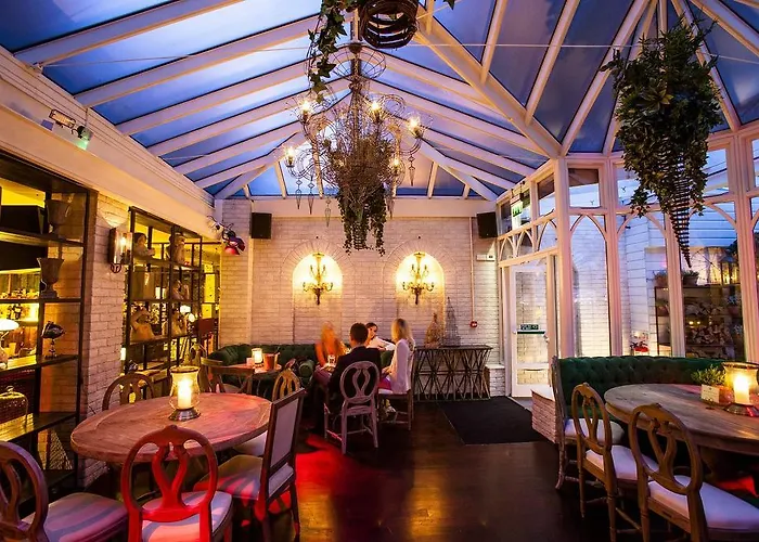 House Bedrooms Апартаменты *