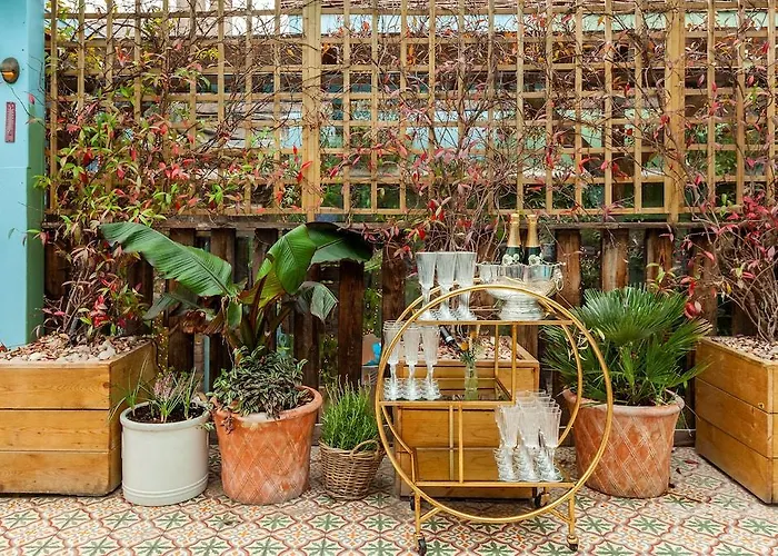 דירה House Bedrooms *